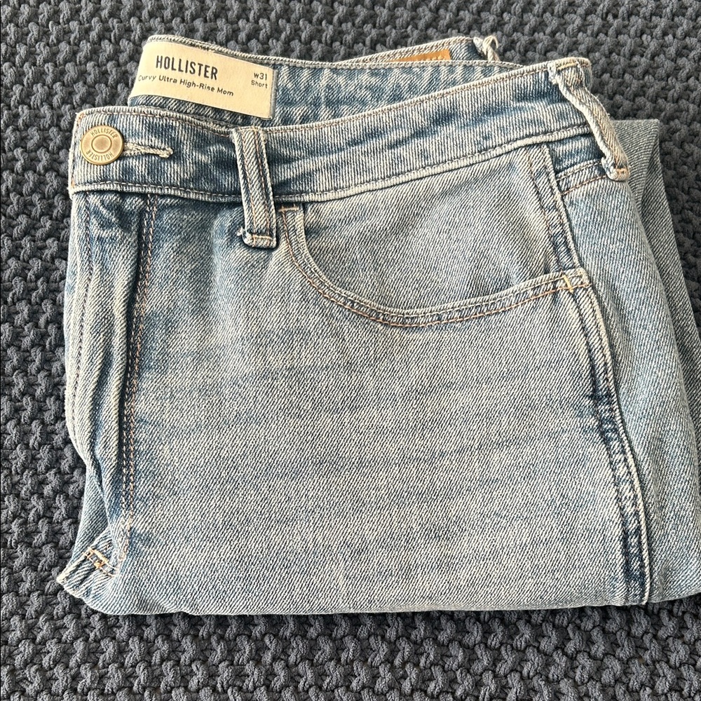 Hollister Women's Curvy Ultra High Rise Light Blue Jeans